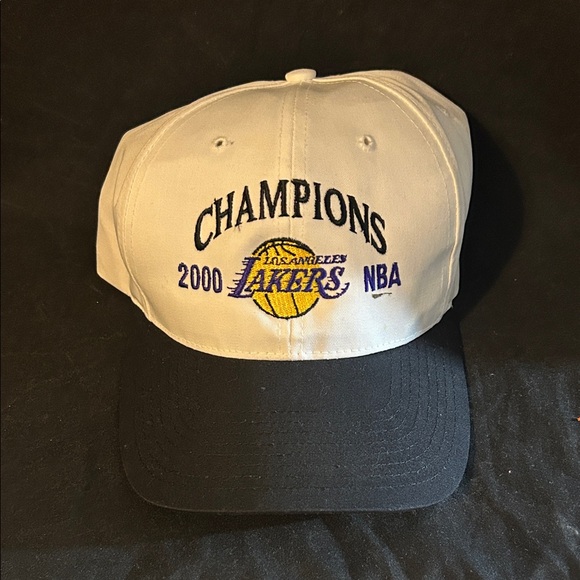 Los Angeles Lakers Champions Cap - White and Black